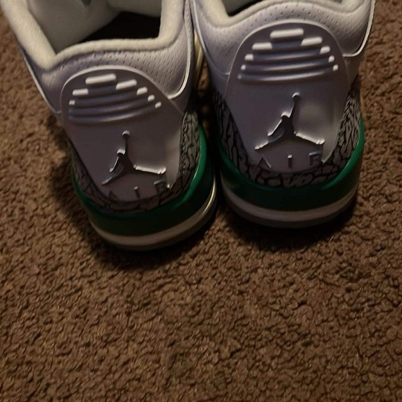 Jordan 3 - Picture 2 of 3